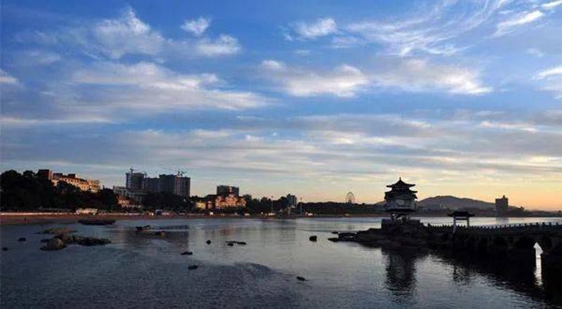 秦皇岛网站建设：本地企业如何选择最优方案？